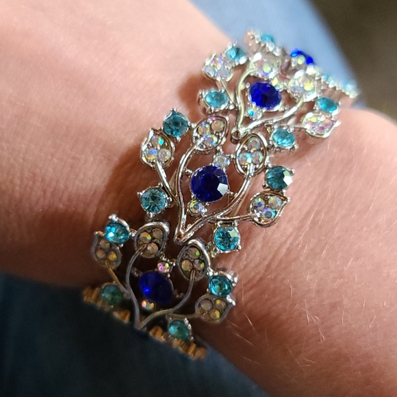 The Danbury Mint "Summer Breeze" Bracelet, Blue - Picture 2 of 3